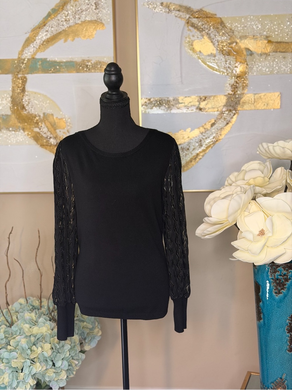 Sioni Women's Black Pullover Sweater with Lace Sleeves